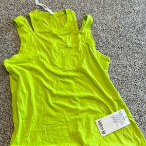 Brand new lulu top with tags!!